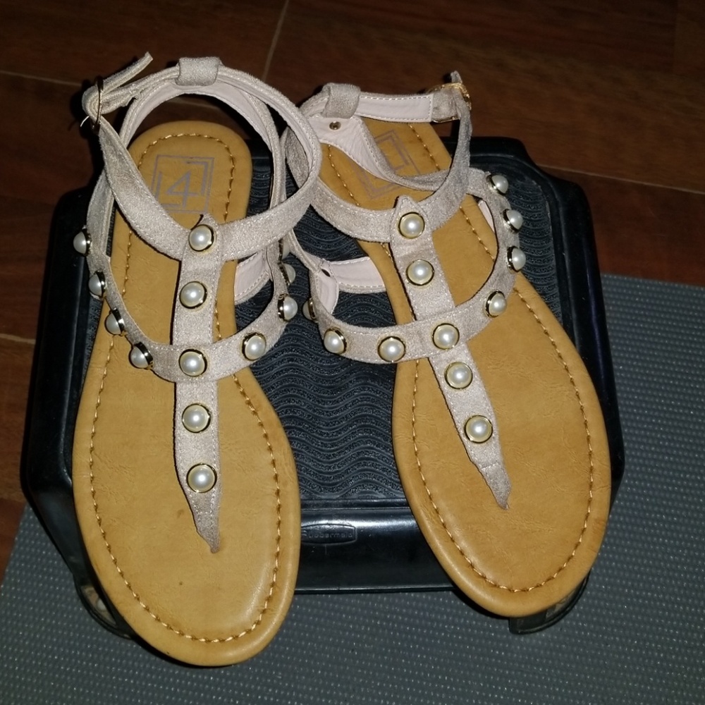 Sandals - Picture 3 of 3